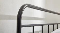 Bed Alex 2-persoons -Slaapcomfort Winkel Bed Alex zwart 3