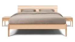 Karlsson Bed Sky Met Hoofdbord En Poten Hout 11 Karlsson Bed Sky Met Hoofdbord En Poten Hout -Slaapcomfort Winkel Bed Sky beuken met hoofdbord hout en poot hout beuken 3