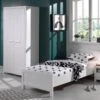 Kinderkamer Erik Met Nachtkast En 2-deurs Kast
